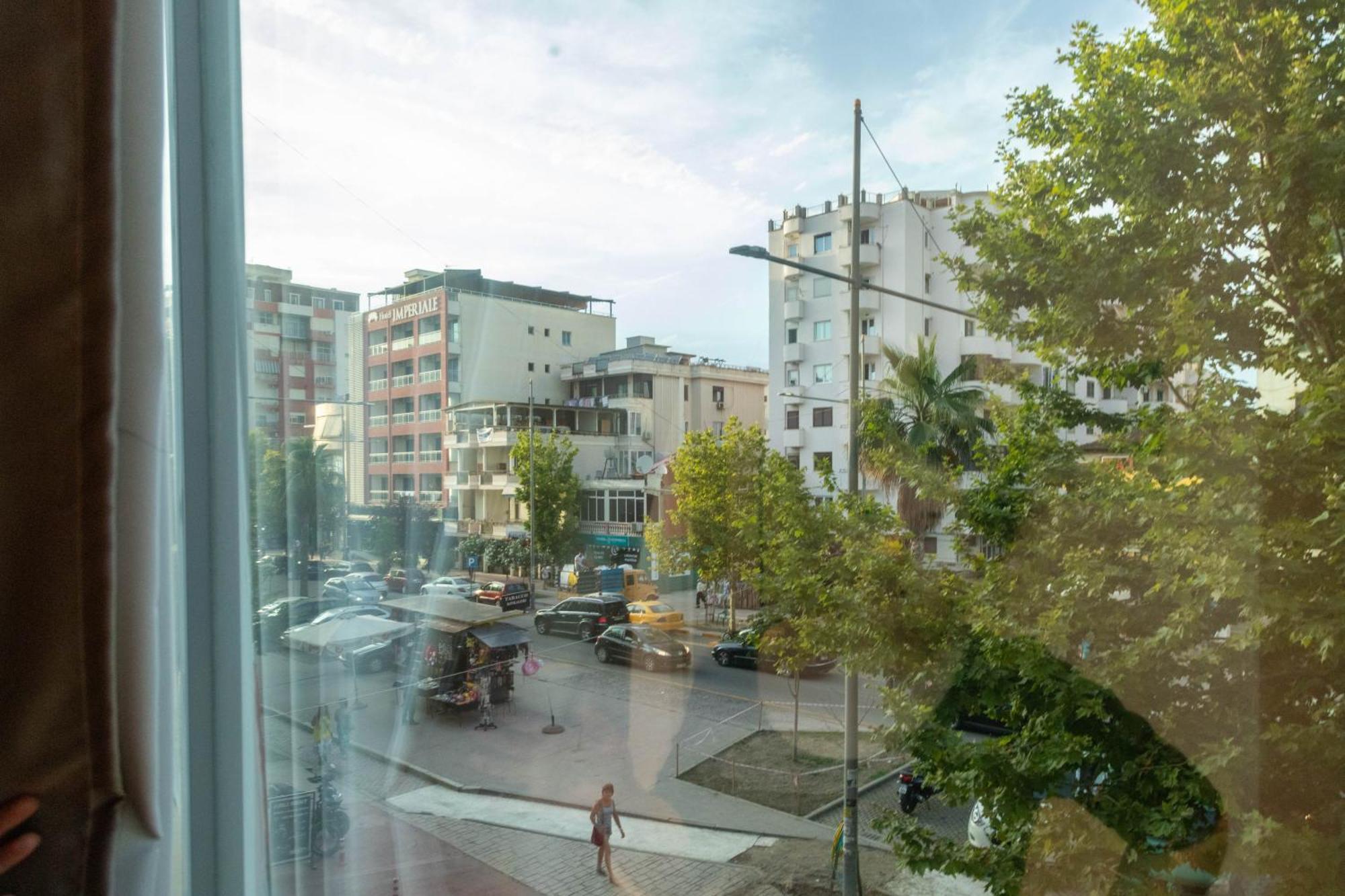 Amau * Durrës